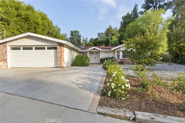 5708 Mcdonie Avenue, Woodland Hills, California 91367