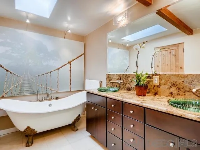 1114 Skylark, La Jolla, California 92037