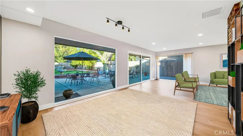 733 W 9th Street, Claremont, California 91711