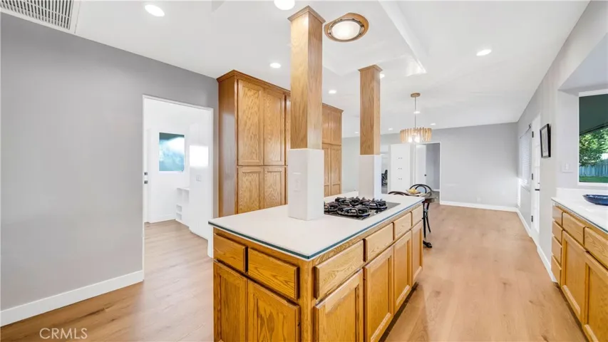 733 W 9th Street, Claremont, California 91711