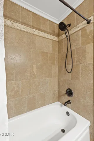 30-web-or-mls-Upmarketmedia_1222Sun-111