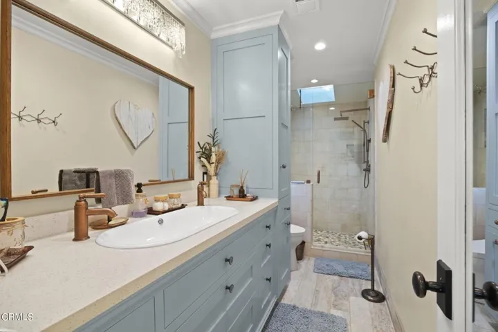 26-web-or-mls-Upmarketmedia_1222Sun-99