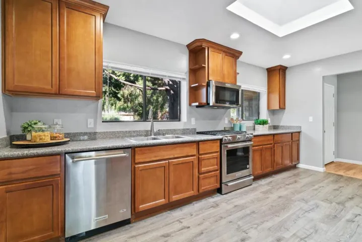 774 Manor Way, Los Altos, California 94024