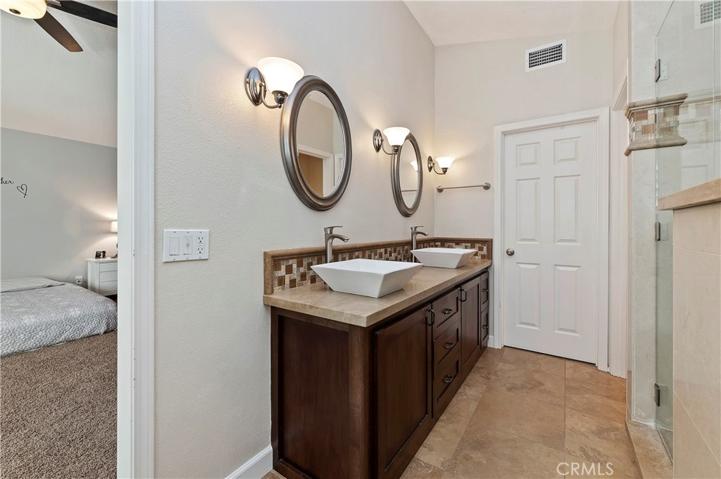 32037 Via Saltio, Temecula, California 92592