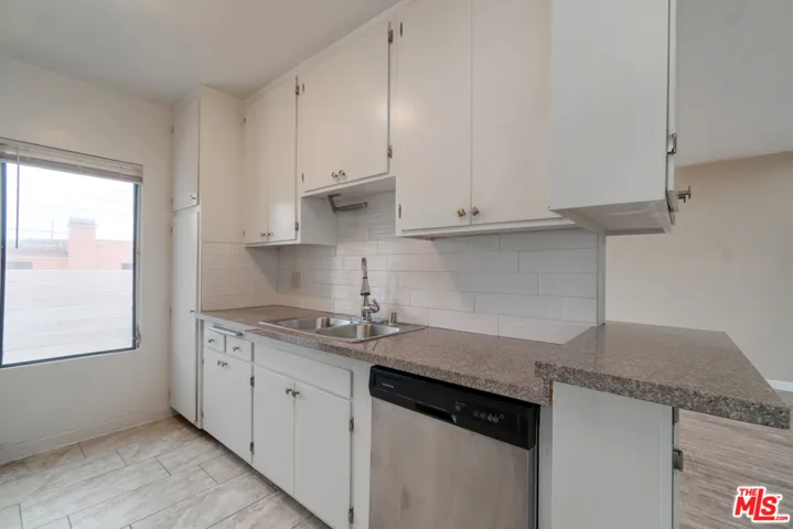 1817 Overland Avenue Unit 3, Los Angeles, California 90025