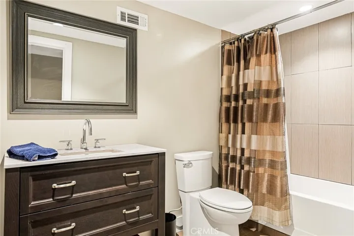Bathroom Down stairs