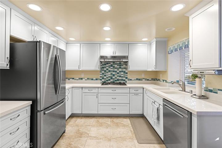 27 Morning Breeze Unit 47, Irvine, California 92603