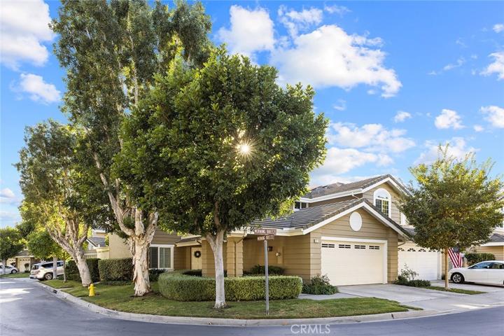 27 Morning Breeze Unit 47, Irvine, California 92603