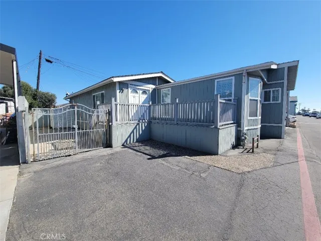 21752 Pacific Coast Hwy. 21, Huntington Beach, California 92646