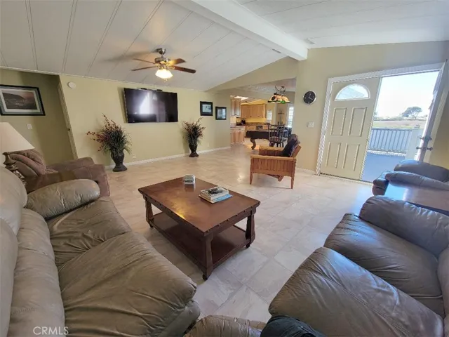 21752 Pacific Coast Hwy. 21, Huntington Beach, California 92646