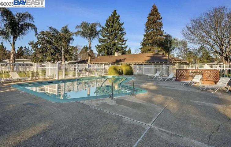 85 Walnut Circle, Rohnert Park, California 94928