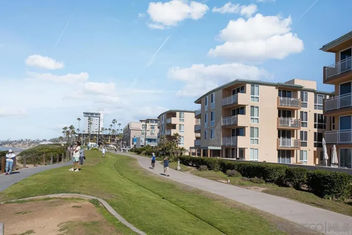 4627 Ocean Blvd 410, San Diego, California 92109