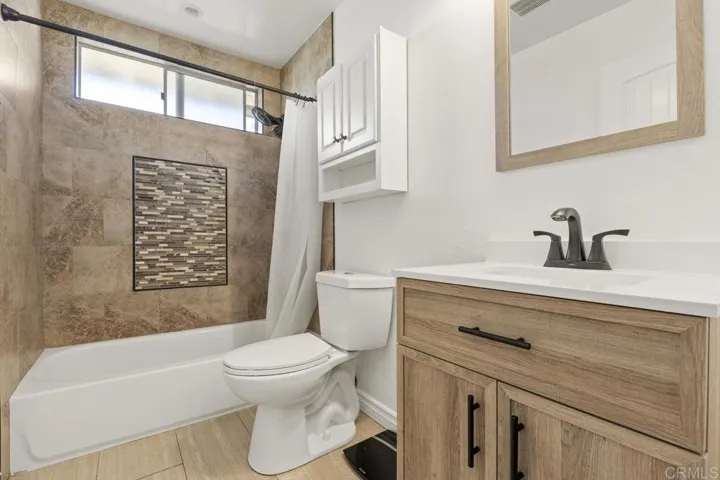 238 Washington Street B, Vista, California 92084