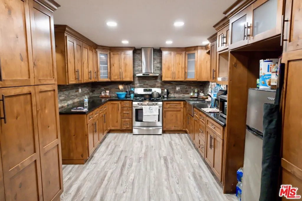 21732 Mountain Avenue, Perris, California 92570 home-pic-1