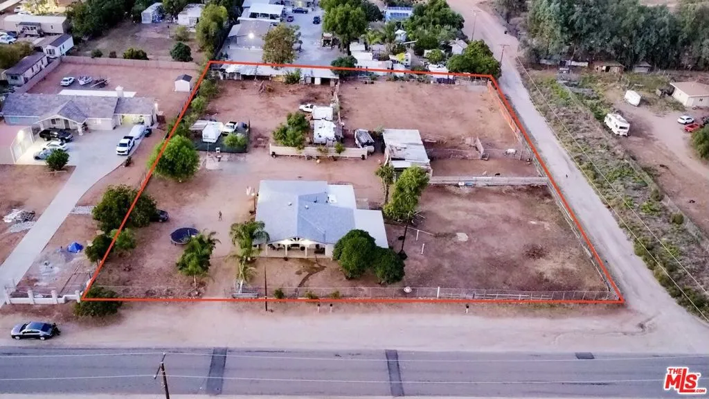 21732 Mountain Avenue, Perris, California 92570 home-pic-12