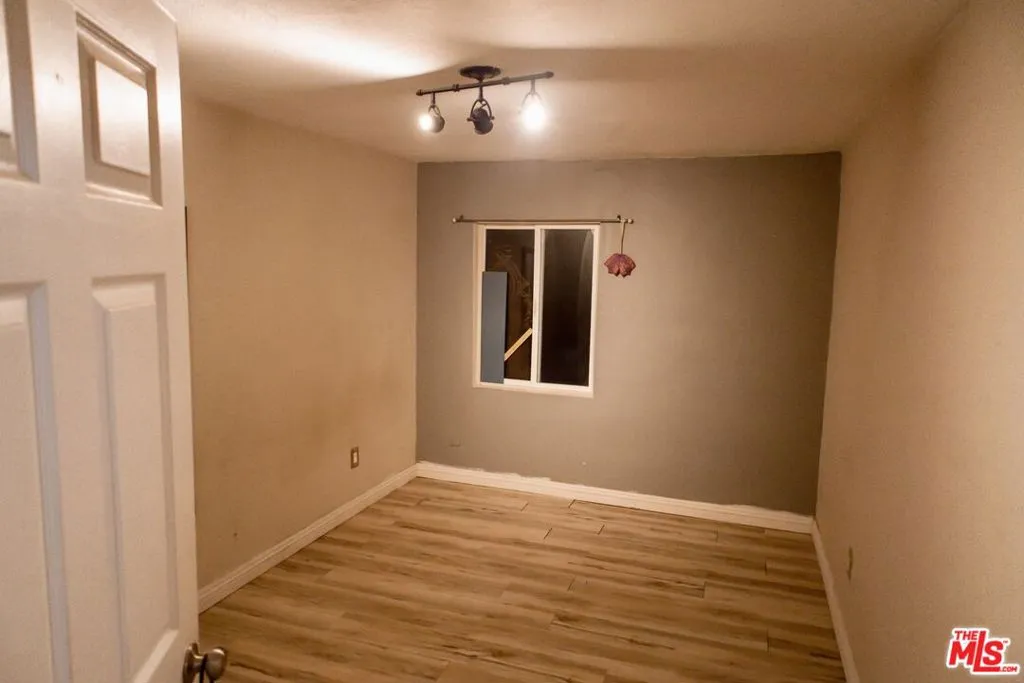 21732 Mountain Avenue, Perris, California 92570 home-pic-3