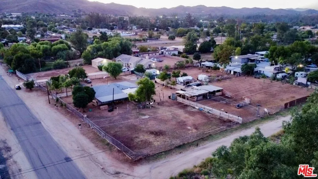 21732 Mountain Avenue, Perris, California 92570 home-pic-10