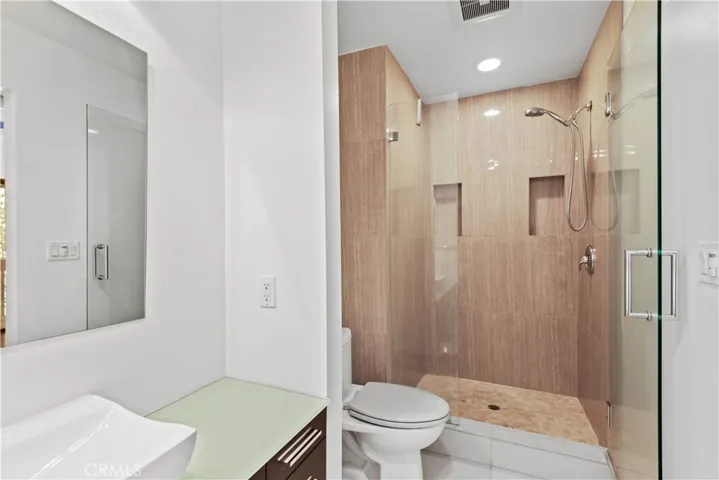 5720 Owensmouth Avenue 135, Woodland Hills, California 91367