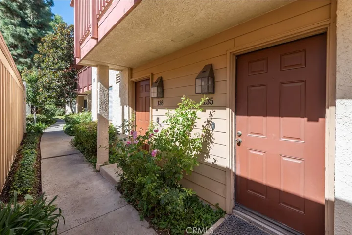 5720 Owensmouth Avenue 135, Woodland Hills, California 91367