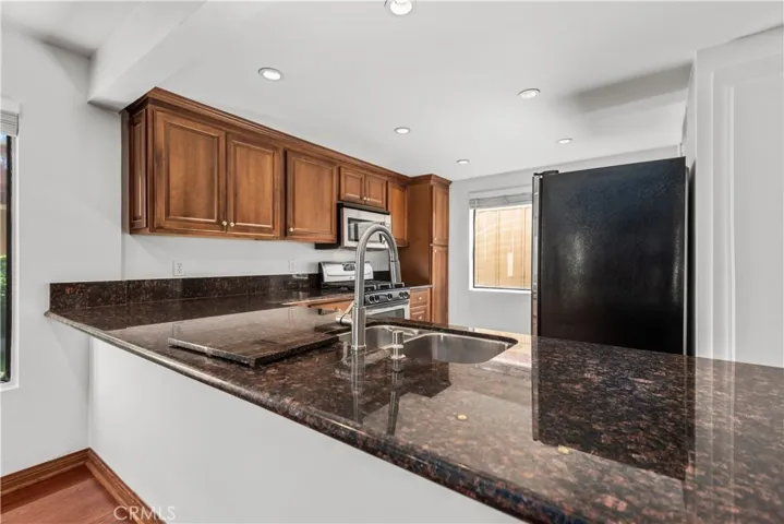 5720 Owensmouth Avenue 135, Woodland Hills, California 91367