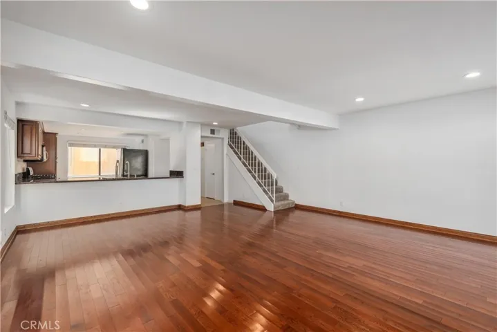 5720 Owensmouth Avenue 135, Woodland Hills, California 91367