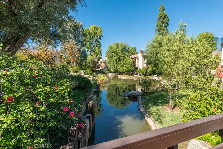 5720 Owensmouth Avenue 135, Woodland Hills, California 91367