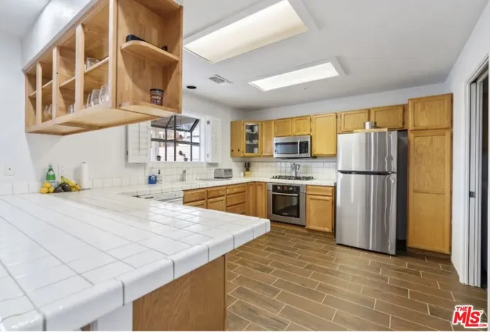 9871 Valparaiso Drive, Desert Hot Springs, California 92240