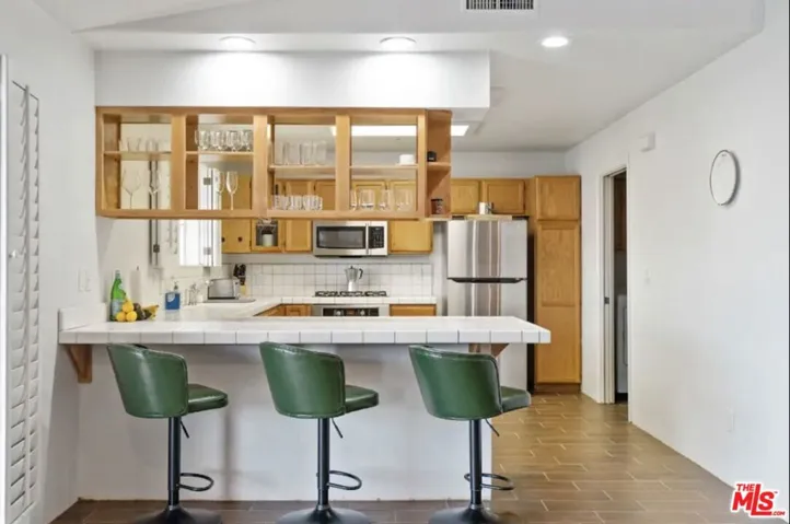 9871 Valparaiso Drive, Desert Hot Springs, California 92240