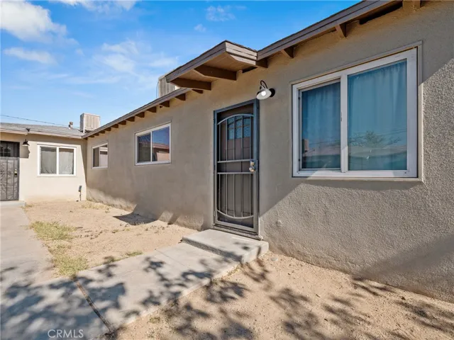835 E Fredricks Street, Barstow, California 92311