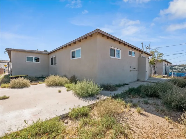 835 E Fredricks Street, Barstow, California 92311