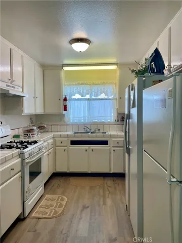14423 Larch Avenue, Lawndale, California 90260
