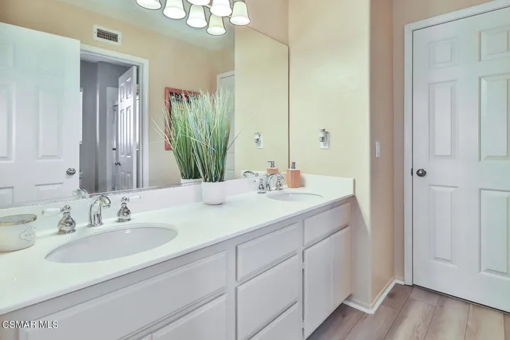iShared Bath1