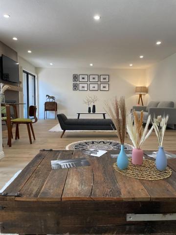 1260 Trinity Drive, Menlo Park, California 94025