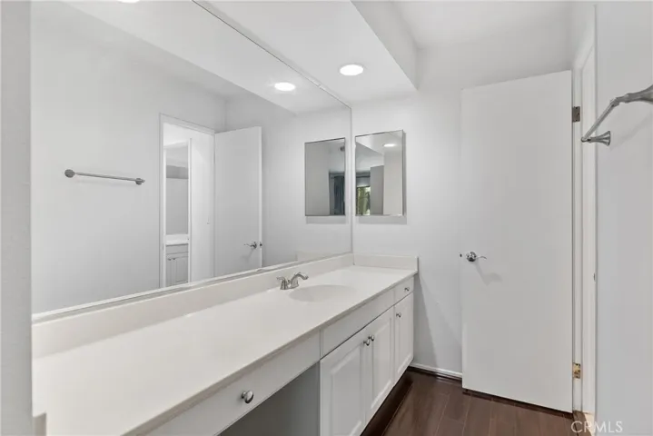 15762 Midwood Drive Unit 4, Granada Hills, California 91344