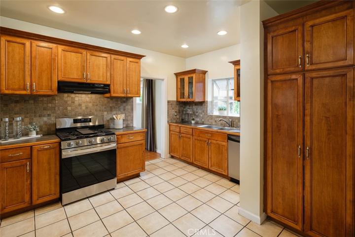 606 E Jackson Street, Pasadena, California 91104