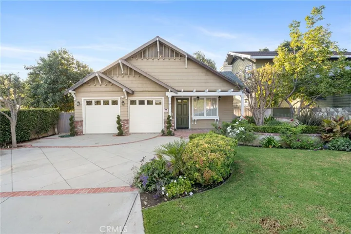 211 S Mountain Avenue, Monrovia, California 91016
