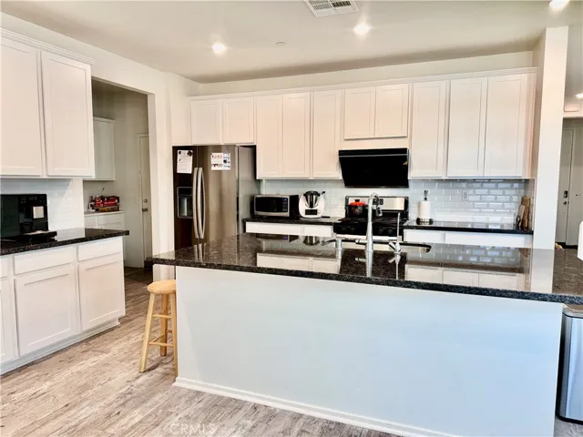 5372 Malibu Way, Chino, California 91710