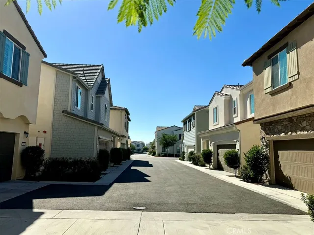 5372 Malibu Way, Chino, California 91710