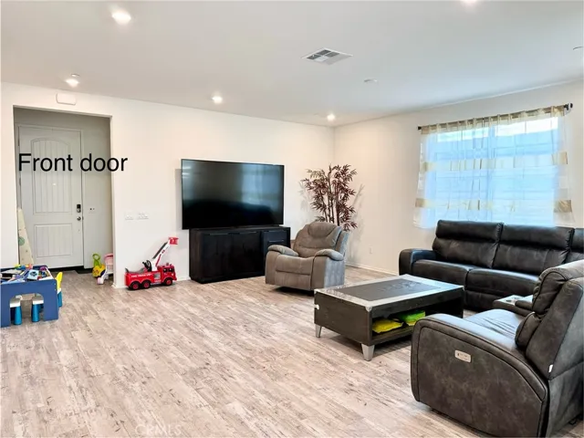 5372 Malibu Way, Chino, California 91710