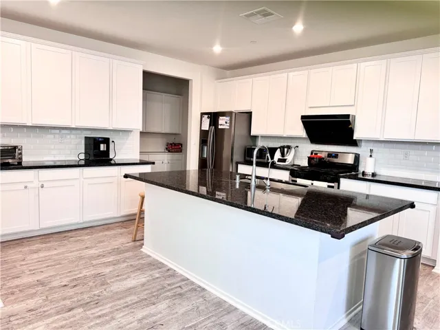 5372 Malibu Way, Chino, California 91710