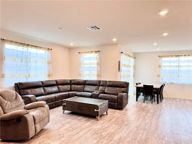 5372 Malibu Way, Chino, California 91710