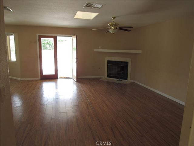 9527 Riggins Road, Phelan, California 92371