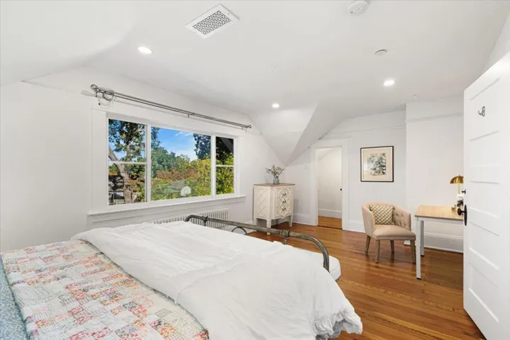 960 Berry Avenue, Los Altos, California 94024