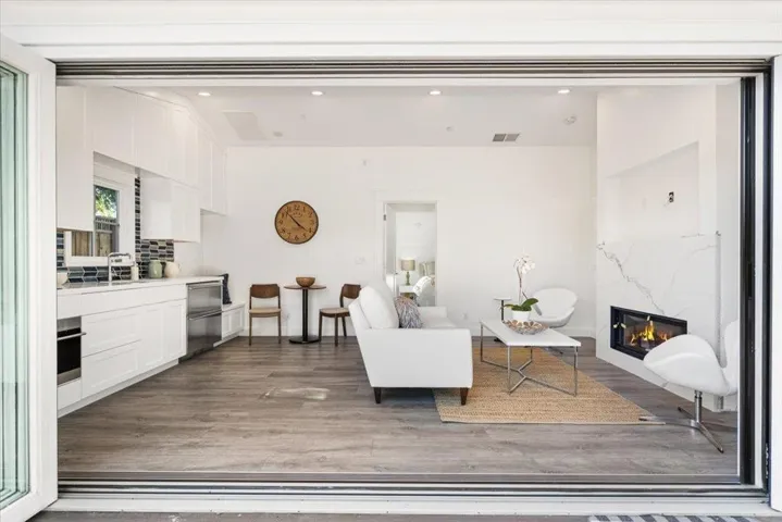 960 Berry Avenue, Los Altos, California 94024