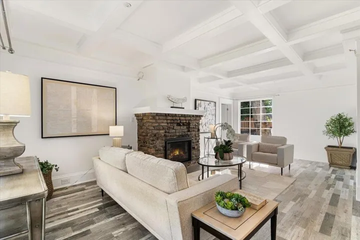 960 Berry Avenue, Los Altos, California 94024