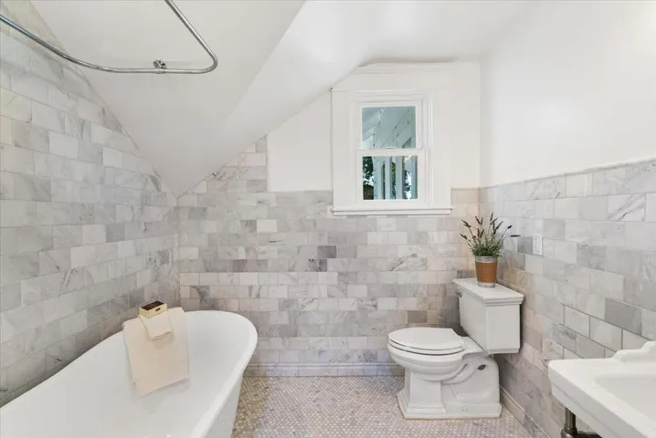 960 Berry Avenue, Los Altos, California 94024
