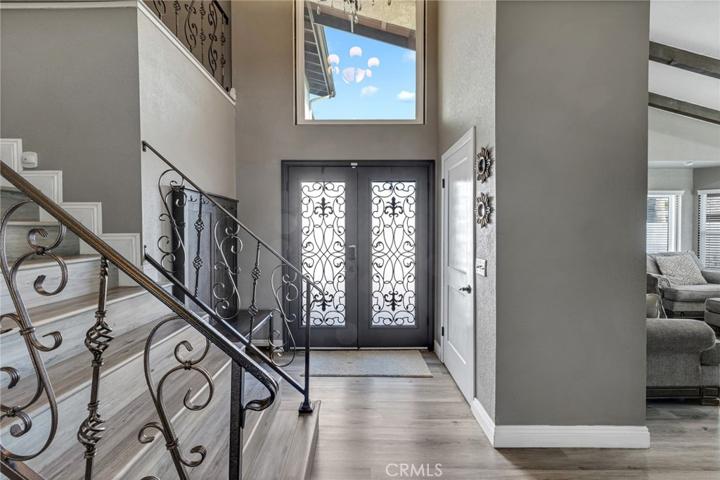 FONT DOORWAY AND STAIRCASE VIEW