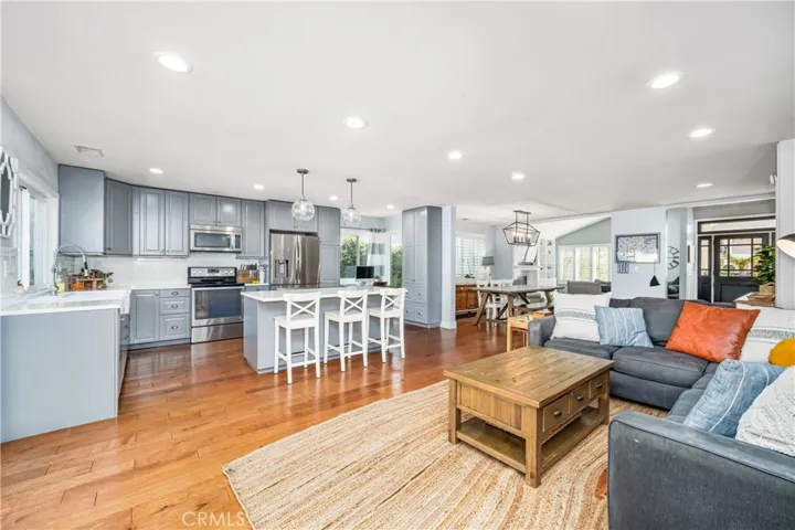 4189 Birchwood Avenue, Seal Beach, California 90740