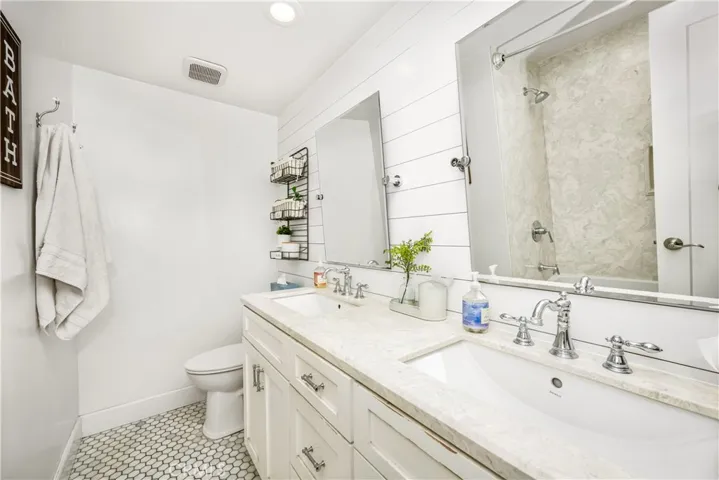 4189 Birchwood Avenue, Seal Beach, California 90740
