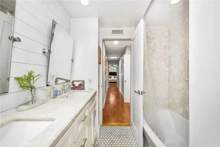 4189 Birchwood Avenue, Seal Beach, California 90740